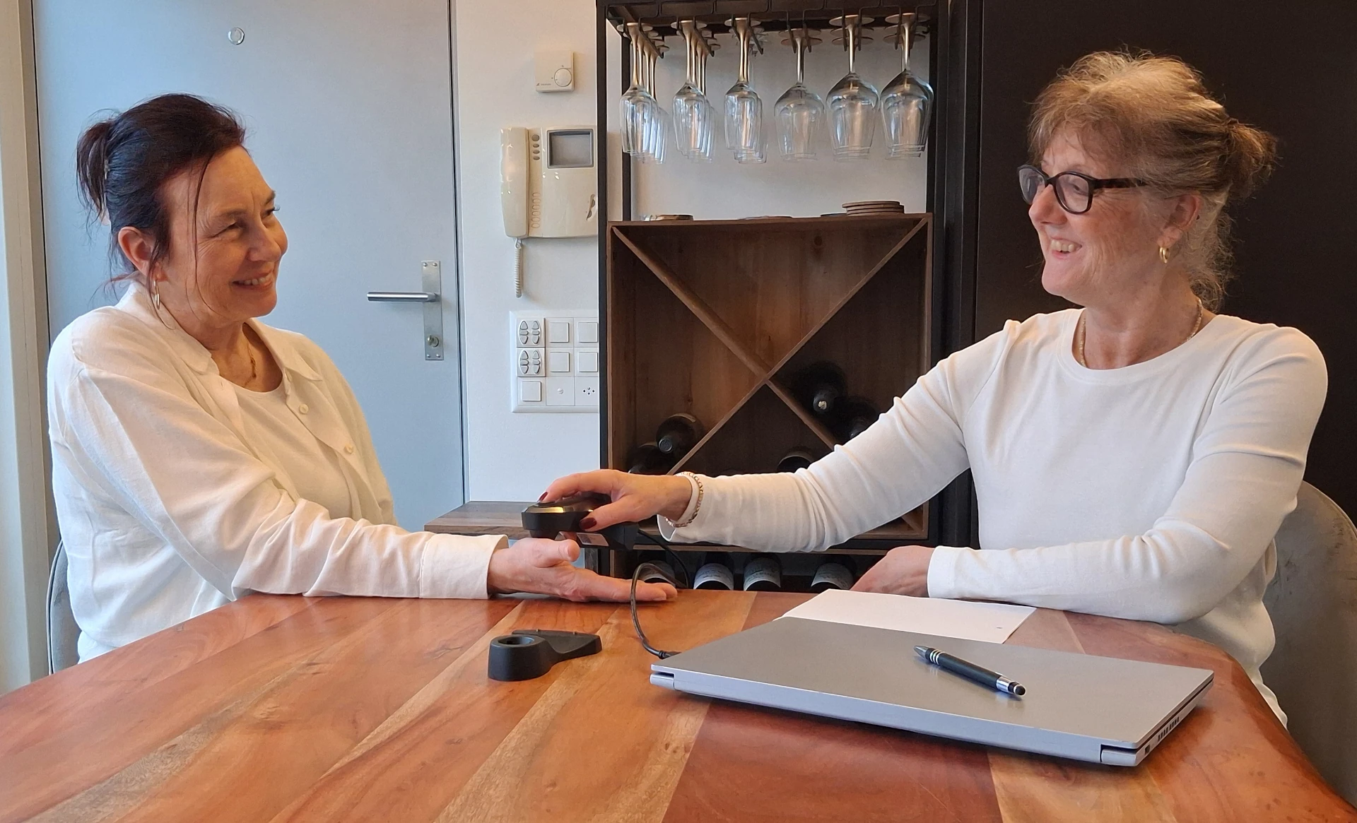 Christin-graemiger-am-beraten